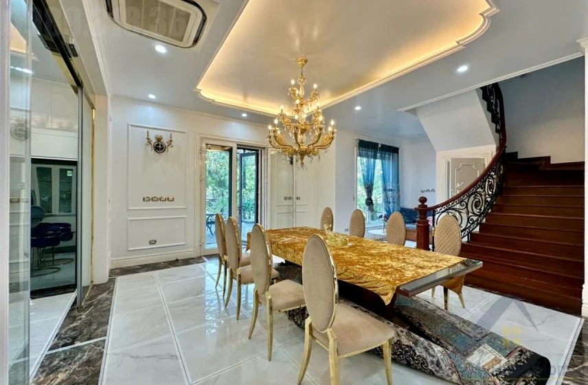 Xem ảnh 3: Ảnh 3: Thuê biệt thự đơn lập Vinhomes Riverside sân vườn rộng