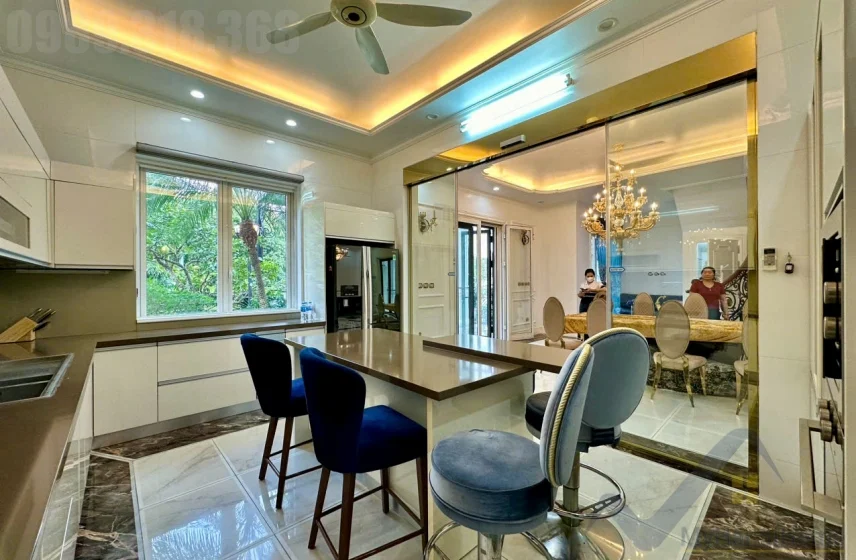 Xem ảnh 4: Ảnh 4: Thuê biệt thự đơn lập Vinhomes Riverside sân vườn rộng