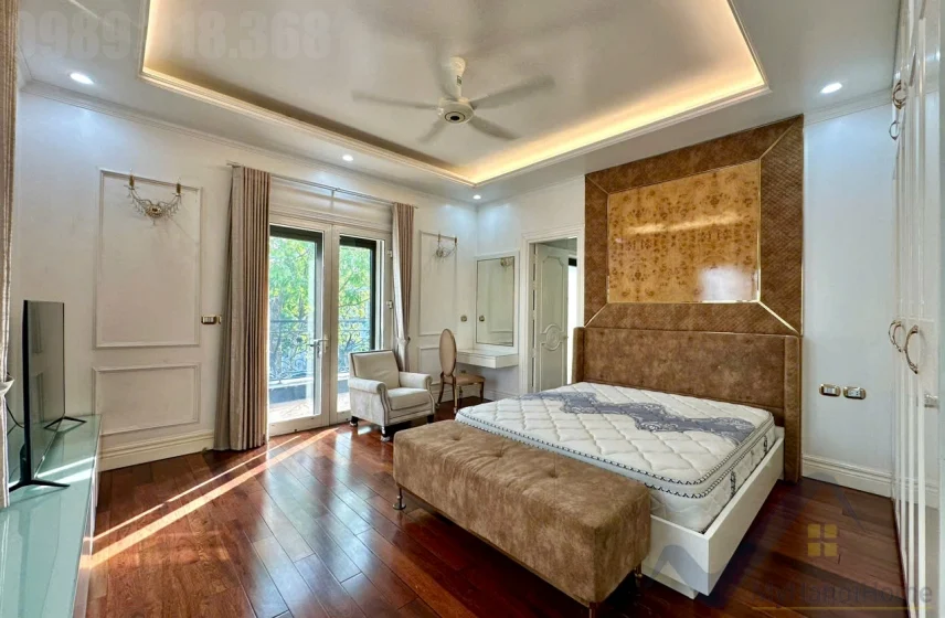 Xem ảnh 6: Ảnh 6: Thuê biệt thự đơn lập Vinhomes Riverside sân vườn rộng