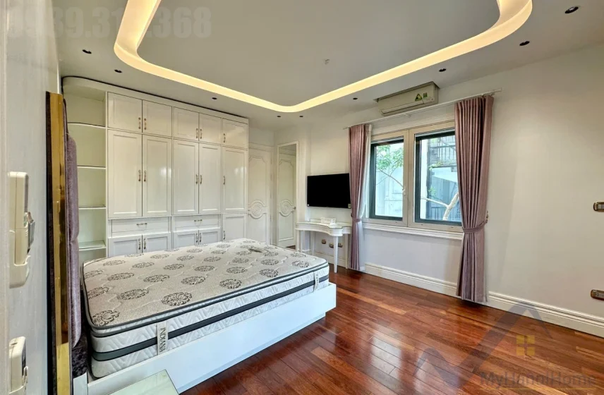 Xem ảnh 10: Ảnh 10: Thuê biệt thự đơn lập Vinhomes Riverside sân vườn rộng