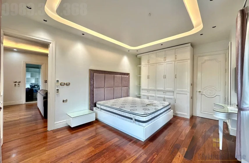 Xem ảnh 11: Ảnh 11: Thuê biệt thự đơn lập Vinhomes Riverside sân vườn rộng