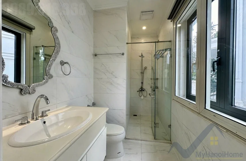 Xem ảnh 12: Ảnh 12: Thuê biệt thự đơn lập Vinhomes Riverside sân vườn rộng
