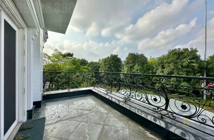 Xem ảnh 14: Ảnh 14: Thuê biệt thự đơn lập Vinhomes Riverside sân vườn rộng