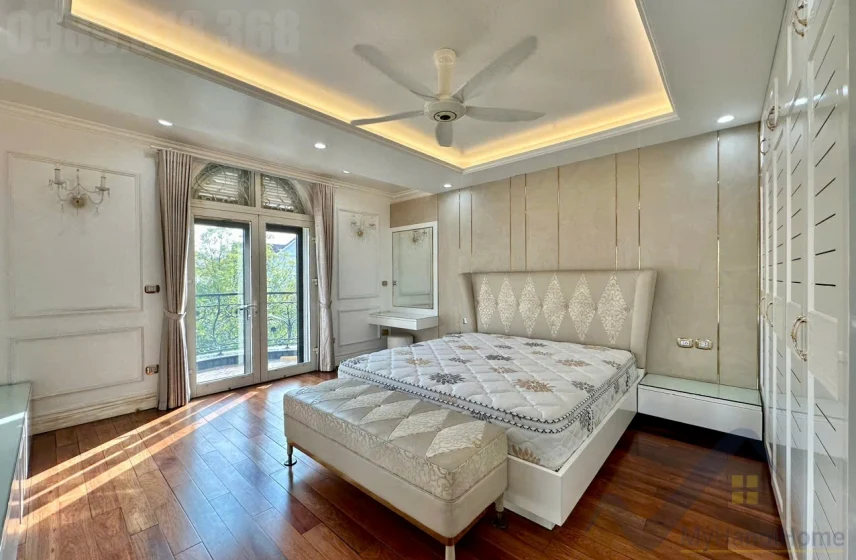 Xem ảnh 17: Ảnh 17: Thuê biệt thự đơn lập Vinhomes Riverside sân vườn rộng