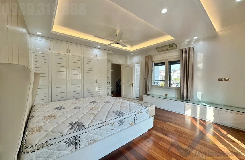Xem ảnh 18: Ảnh 18: Thuê biệt thự đơn lập Vinhomes Riverside sân vườn rộng
