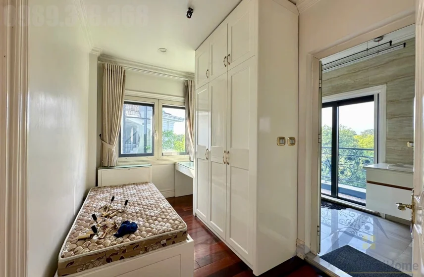 Xem ảnh 21: Ảnh 21: Thuê biệt thự đơn lập Vinhomes Riverside sân vườn rộng
