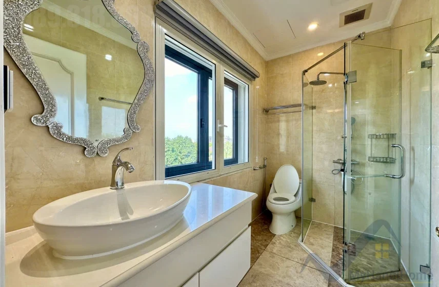 Xem ảnh 23: Ảnh 23: Thuê biệt thự đơn lập Vinhomes Riverside sân vườn rộng