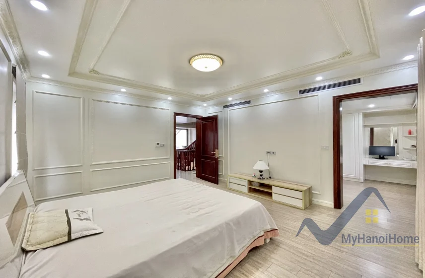 Xem ảnh 12: Ảnh 12: Thuê biệt thự Hoa Lan Vinhomes Riverside căn đơn lập full đồ