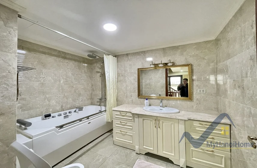 Xem ảnh 16: Ảnh 16: Thuê biệt thự Hoa Lan Vinhomes Riverside căn đơn lập full đồ