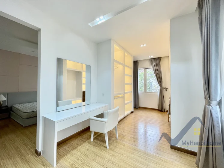 Xem ảnh 6: Ảnh 6: Thuê biệt thự Hoa Sữa Vinhome Riverside trang bị full đồ