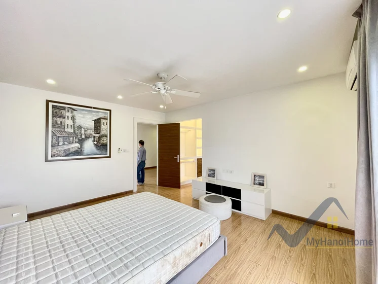 Xem ảnh 18: Ảnh 18: Thuê biệt thự Hoa Sữa Vinhome Riverside trang bị full đồ