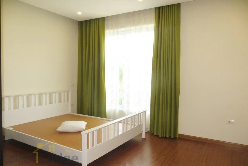 Xem ảnh 3: Ảnh 3: Thuê biệt thự liền kề Vinhomes Riverside có sân vườn rộng