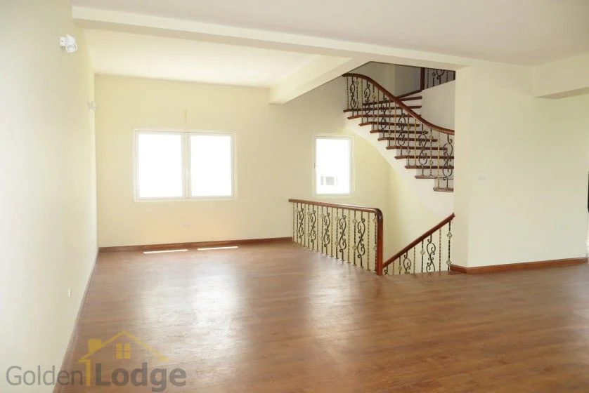 Xem ảnh 5: Ảnh 5: Thuê biệt thự liền kề Vinhomes Riverside có sân vườn rộng