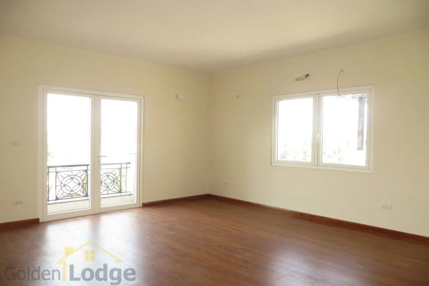 Xem ảnh 6: Ảnh 6: Thuê biệt thự liền kề Vinhomes Riverside có sân vườn rộng