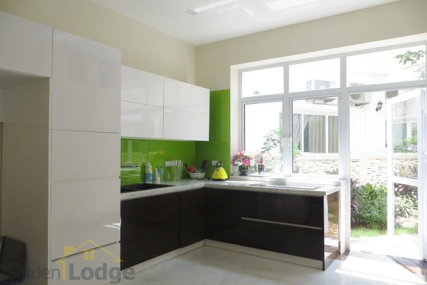 Xem ảnh 9: Ảnh 9: Thuê biệt thự liền kề Vinhomes Riverside có sân vườn rộng