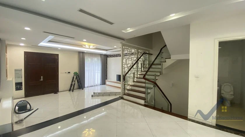 Xem ảnh 4: Ảnh 4: Thuê biệt thự song lập đầy đủ đồ Vinhomes Riverside, 4PN có sông
