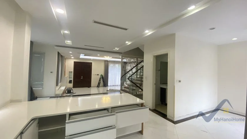 Xem ảnh 5: Ảnh 5: Thuê biệt thự song lập đầy đủ đồ Vinhomes Riverside, 4PN có sông