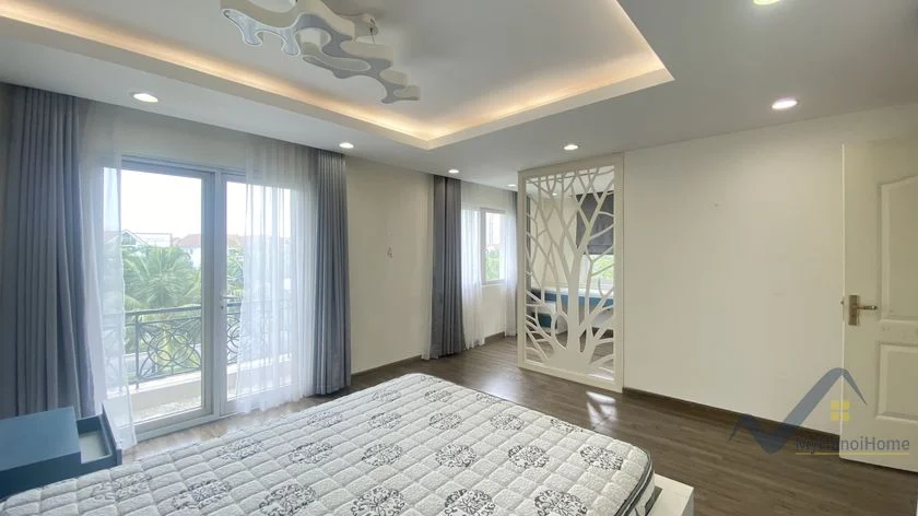 Xem ảnh 17: Ảnh 17: Thuê biệt thự song lập đầy đủ đồ Vinhomes Riverside, 4PN có sông