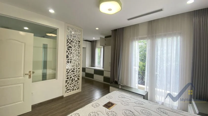 Xem ảnh 26: Ảnh 26: Thuê biệt thự song lập đầy đủ đồ Vinhomes Riverside, 4PN có sông