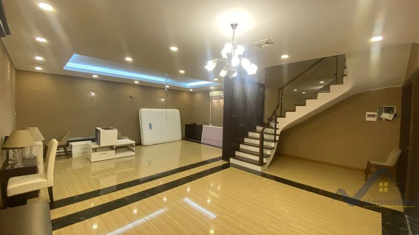 Xem ảnh 10: Ảnh 10: Thuê biệt thự song lập Vinhome Riverside đã hoàn thiện nội thất