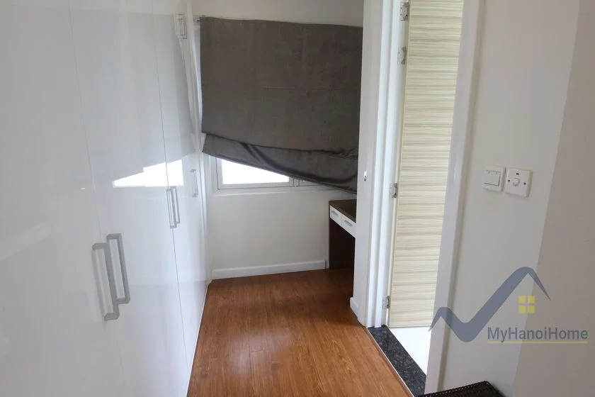 Xem ảnh 4: Ảnh 4: Thuê biệt thự song lập Vinhomes Riverside có sông và sân vườn