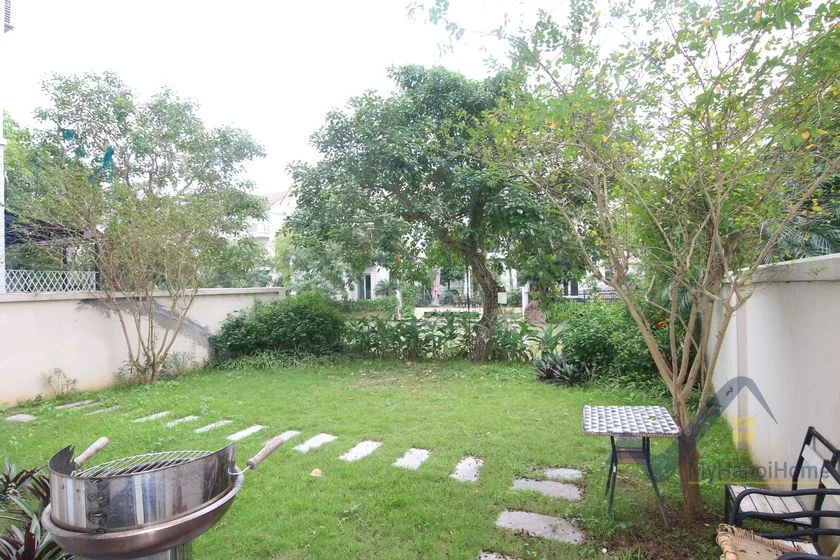 Xem ảnh 11: Ảnh 11: Thuê biệt thự song lập Vinhomes Riverside có sông và sân vườn