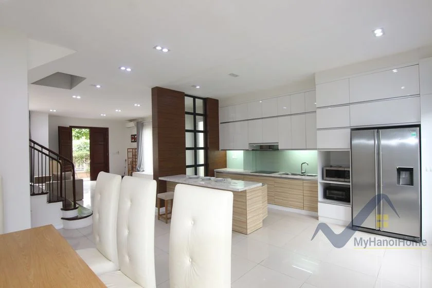 Xem ảnh 13: Ảnh 13: Thuê biệt thự song lập Vinhomes Riverside có sông và sân vườn