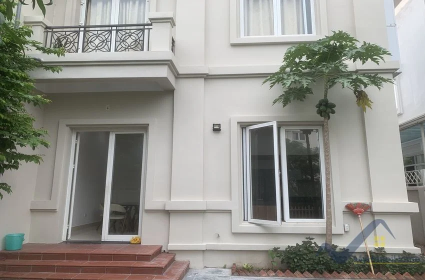 Xem ảnh 18: Ảnh 18: Thuê biệt thự song lập Vinhomes Riverside đủ đồ gần Almaz