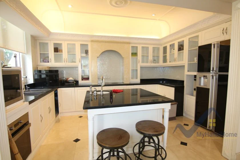 Xem ảnh 19: Ảnh 19: Thuê biệt thự Vinhomes Riverside đơn lập có thang máy