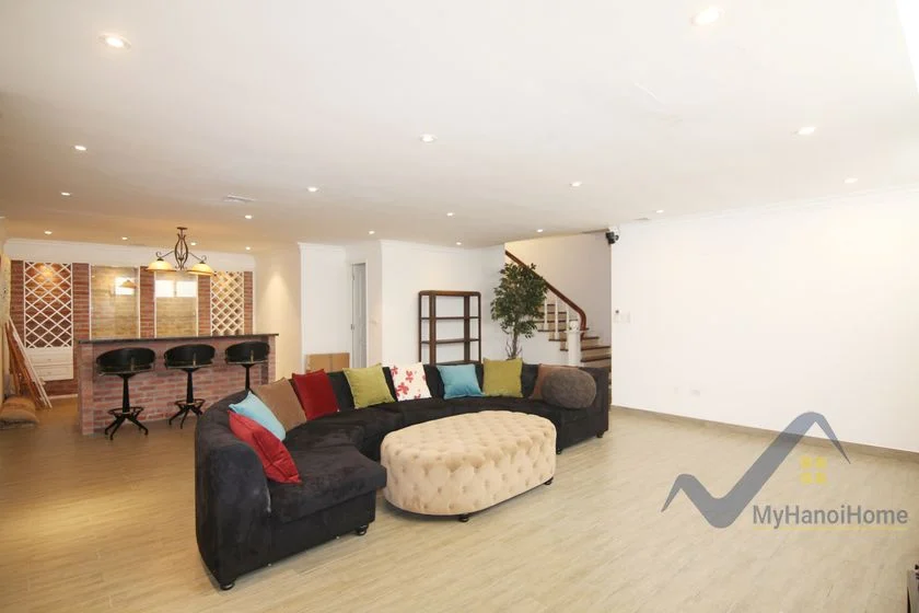 Xem ảnh 22: Ảnh 22: Thuê biệt thự Vinhomes Riverside đơn lập có thang máy