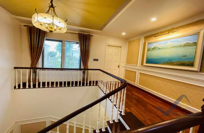 Xem ảnh 5: Ảnh 5: Thuê biệt thự Vinhomes Riverside full nội thất Tân Cổ Điển
