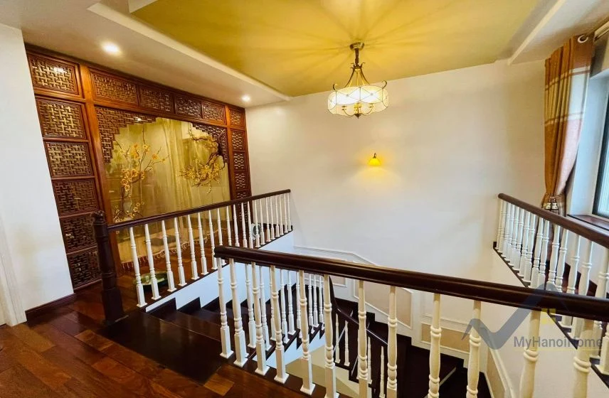 Xem ảnh 9: Ảnh 9: Thuê biệt thự Vinhomes Riverside full nội thất Tân Cổ Điển