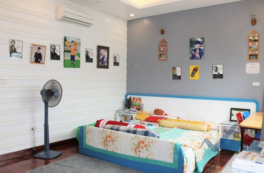 Xem ảnh 11: Ảnh 11: Thuê biệt thự Vinhomes Riverside full nội thất Tân Cổ Điển