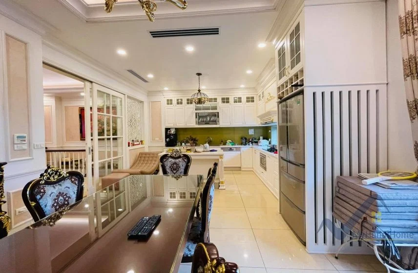 Xem ảnh 18: Ảnh 18: Thuê biệt thự Vinhomes Riverside full nội thất Tân Cổ Điển