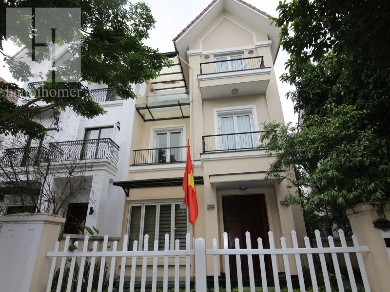 Xem ảnh 2: Ảnh 2: Thuê biệt thự Vinhomes Riverside Hoa Sữa, 200m2 full nội thất