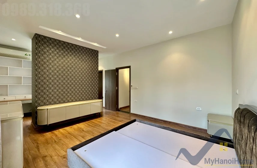 Xem ảnh 8: Ảnh 8: Thuê biệt thự Vinhomes Riverside Hoa Sữa, 200m2 full nội thất