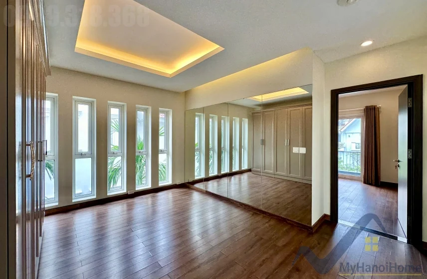 Xem ảnh 16: Ảnh 16: Thuê biệt thự Vinhomes Riverside Hoa Sữa, 200m2 full nội thất