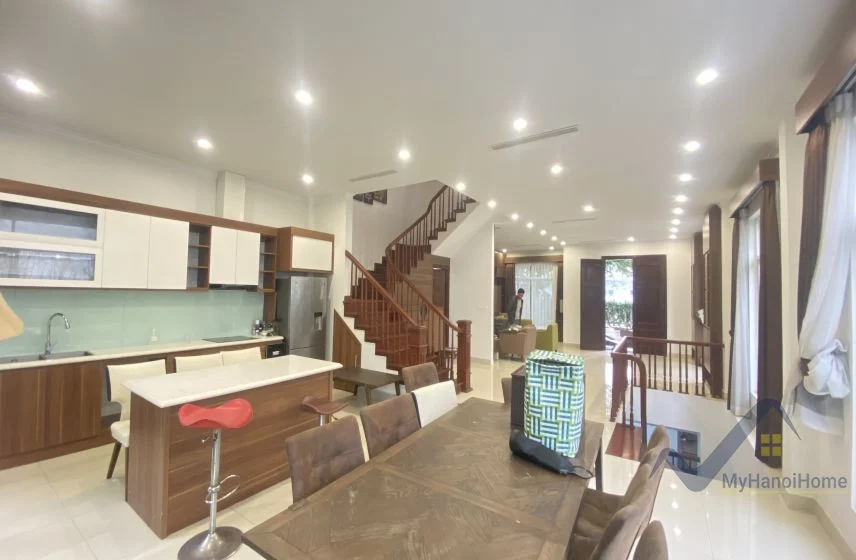 Xem ảnh 17: Ảnh 17: Thuê biệt thự Vinhomes Riverside song lập hoàn thiện full
