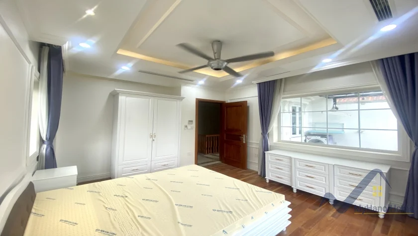 Xem ảnh 17: Ảnh 17: Thuê biệt thự Vinhomes Riverside song lập mới hoàn thiện