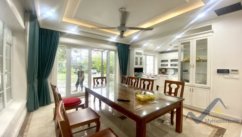 Xem ảnh 20: Ảnh 20: Thuê biệt thự Vinhomes Riverside song lập mới hoàn thiện