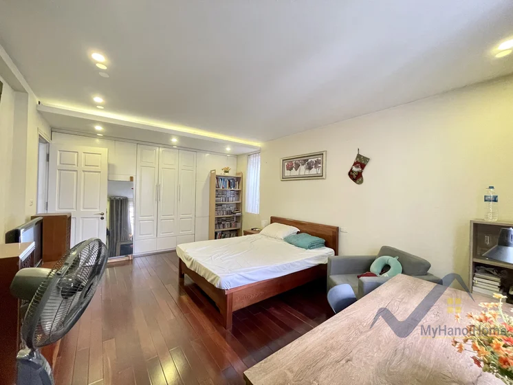 Xem ảnh 10: Ảnh 10: Thuê liền kề Vinhomes Riverside trang bị full nội thất hiện đại