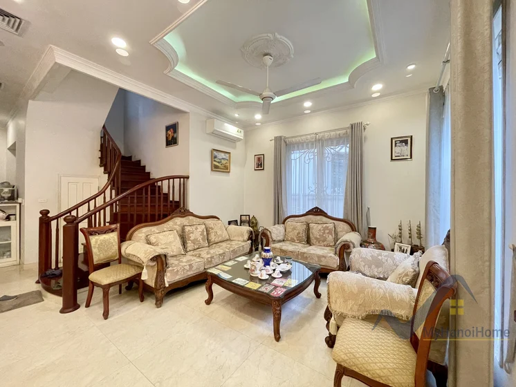 Xem ảnh 12: Ảnh 12: Thuê liền kề Vinhomes Riverside trang bị full nội thất hiện đại