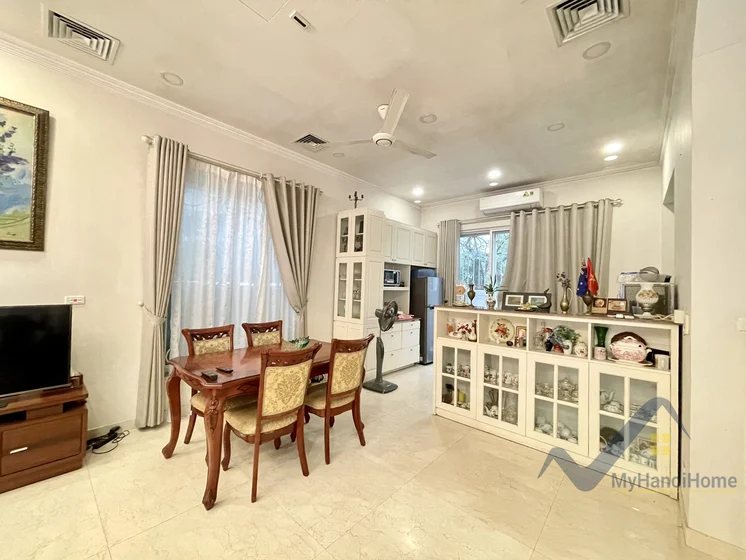 Xem ảnh 14: Ảnh 14: Thuê liền kề Vinhomes Riverside trang bị full nội thất hiện đại