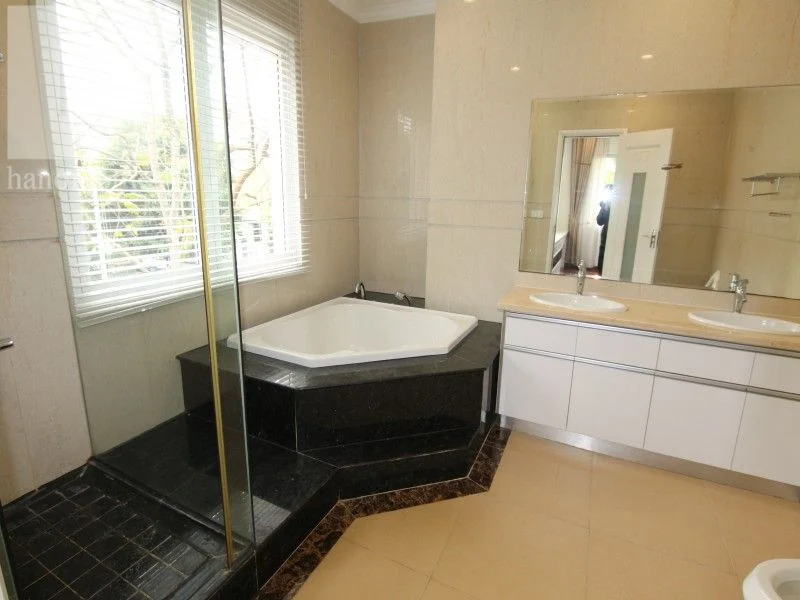Xem ảnh 10: Ảnh 10: Thuê nhà biệt thự Hoa Sữa Vinhomes Riverside, có sông đủ đồ gần BIS