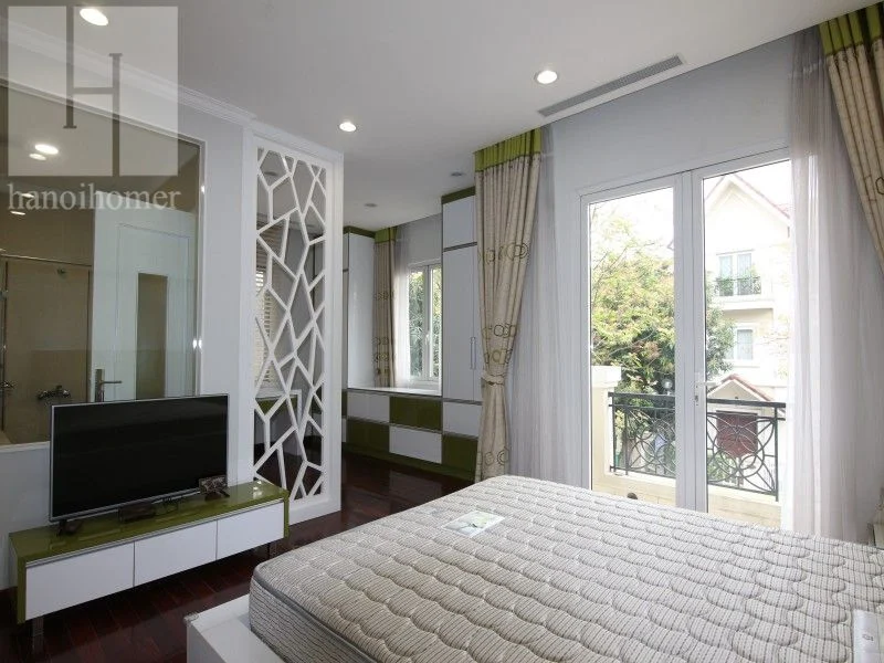 Xem ảnh 11: Ảnh 11: Thuê nhà biệt thự Hoa Sữa Vinhomes Riverside, có sông đủ đồ gần BIS