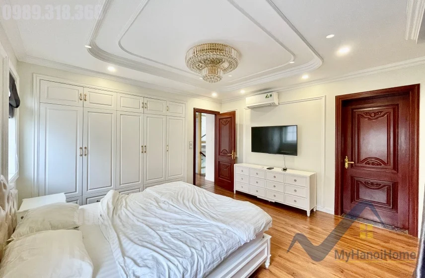 Xem ảnh 12: Ảnh 12: Cho thuê nhà tại Vinhome Riverside đường Hoa Phượng có thang máy