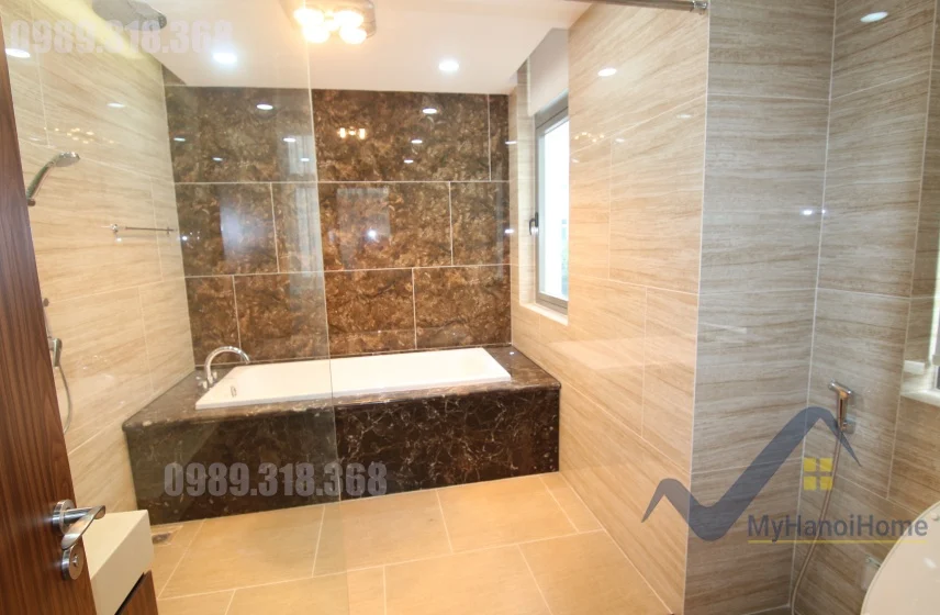 Xem ảnh 3: Ảnh 3: Thuê nhà Vinhomes Harmony không nội thất, mới sửa gần Vinschool và Hồ