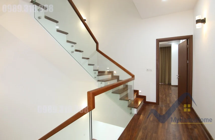 Xem ảnh 4: Ảnh 4: Thuê nhà Vinhomes Harmony không nội thất, mới sửa gần Vinschool và Hồ