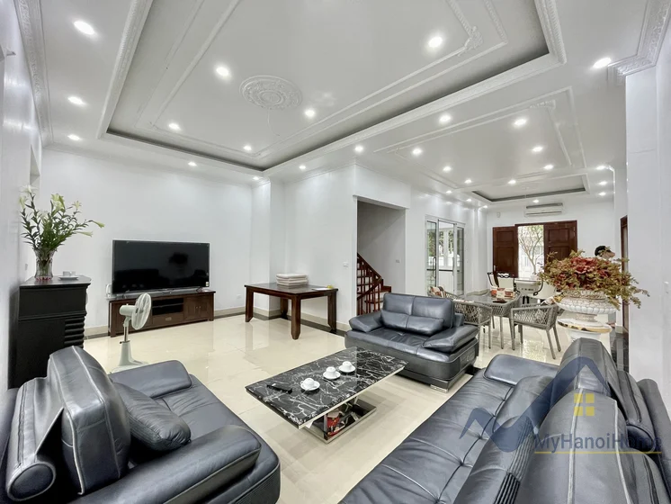 Xem ảnh 2: Ảnh 2: Thuê song lập biệt thự Vinhomes Riverside khu Hoa Sữa
