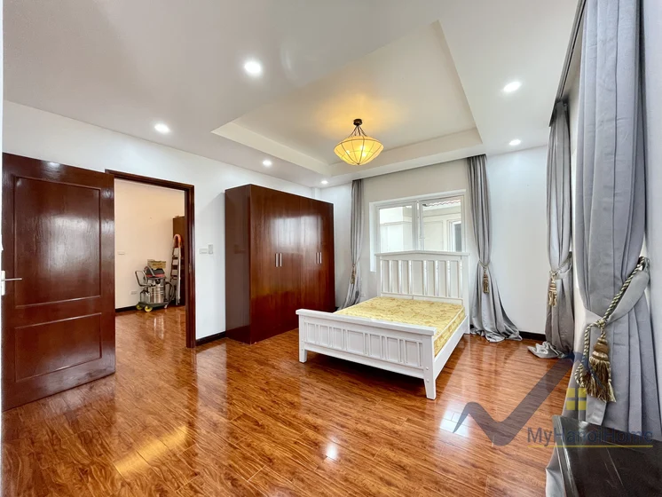 Xem ảnh 3: Ảnh 3: Thuê song lập biệt thự Vinhomes Riverside khu Hoa Sữa